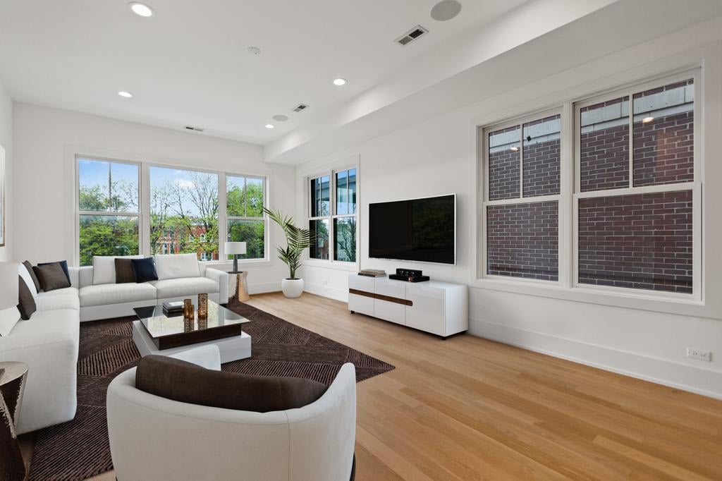 Wicker Park New Construction: 1909 W. Schiller #2E