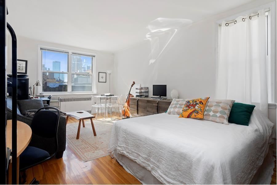 310 West 55th Street, Apt 6K