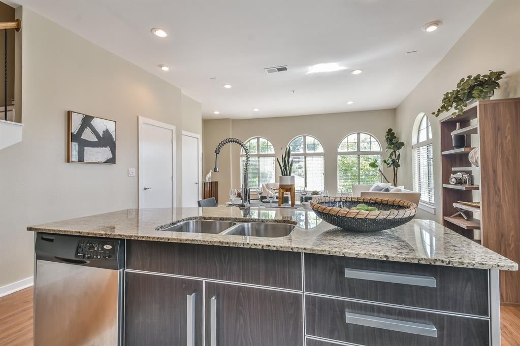 806 Jackson Hill Street Unit: 201