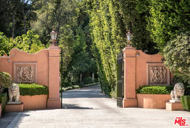 Valley Villa