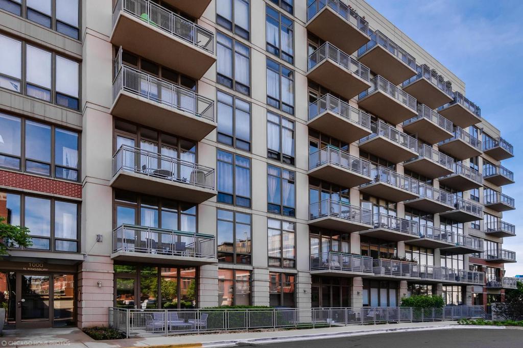 Lofty River North Condo: 1000 N Kingsbury, #207 