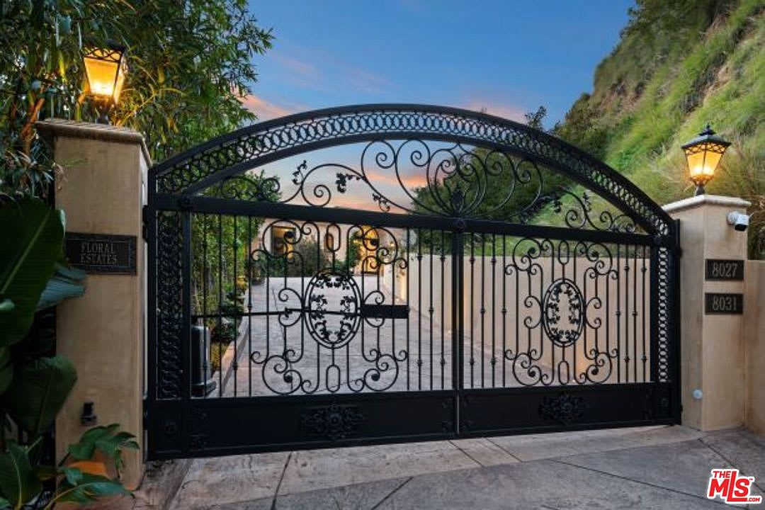 Symphony Grandeur