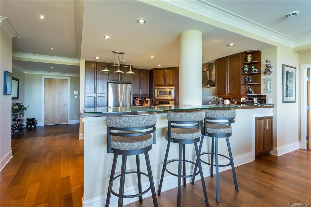 303-5332 Sayward Hill Cres