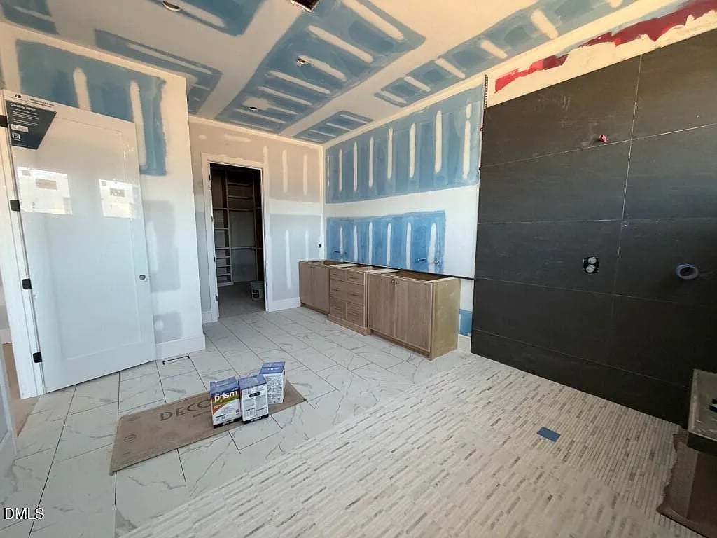 5856 Carriage Gate Dr