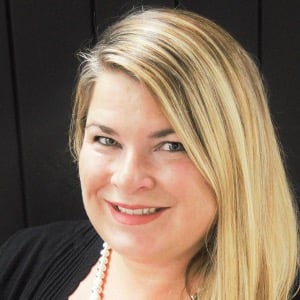 Carrie Cook Sneads Ferry, NC Real Estate Agent Headshot