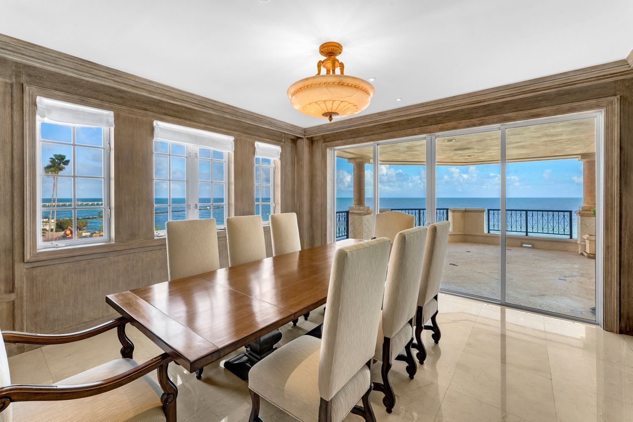 Perfect Oceanside Location on Fisher Island