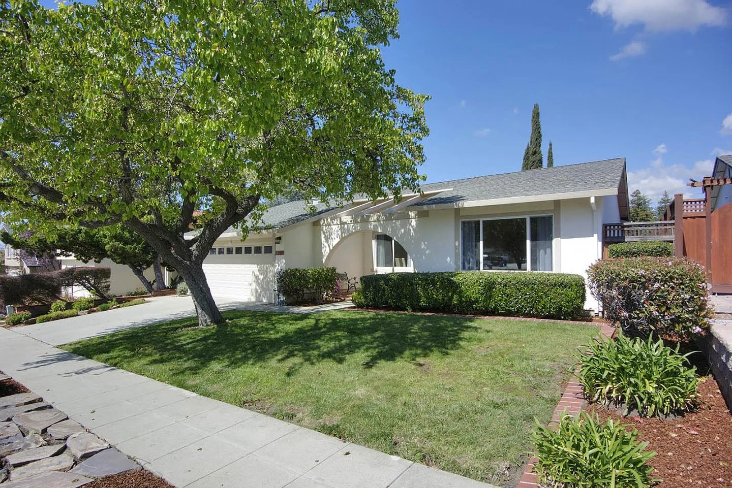 2127 Sepulveda Ave