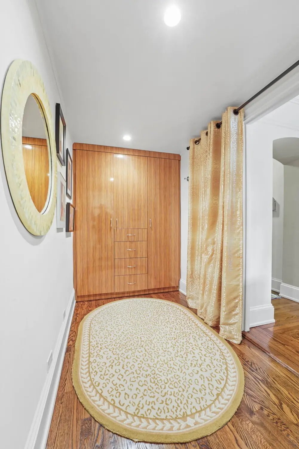 333 W 56th St Apt 2L