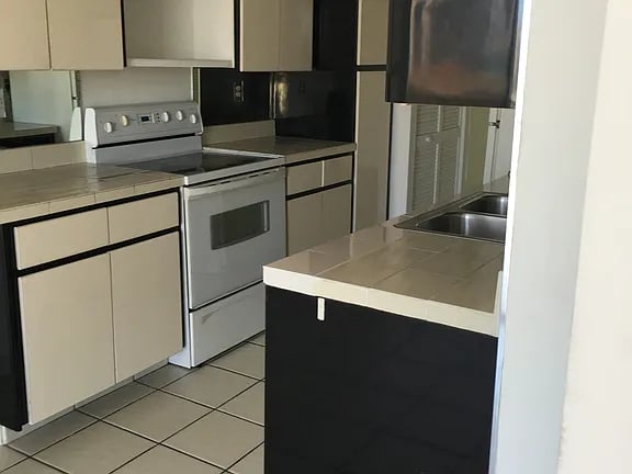 210 174th St APT: 2310