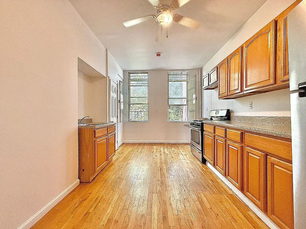 959 Metropolitan Avenue 3R