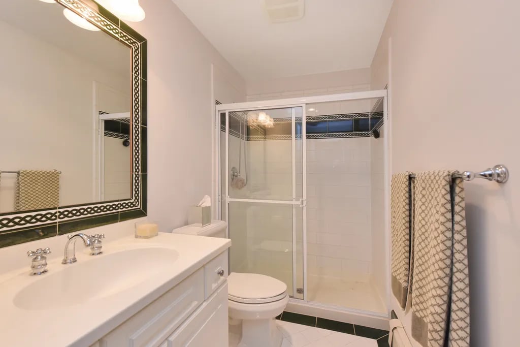 39 Hunting Hollow Ct