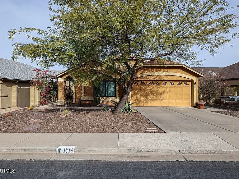 1714 E Behrend Dr