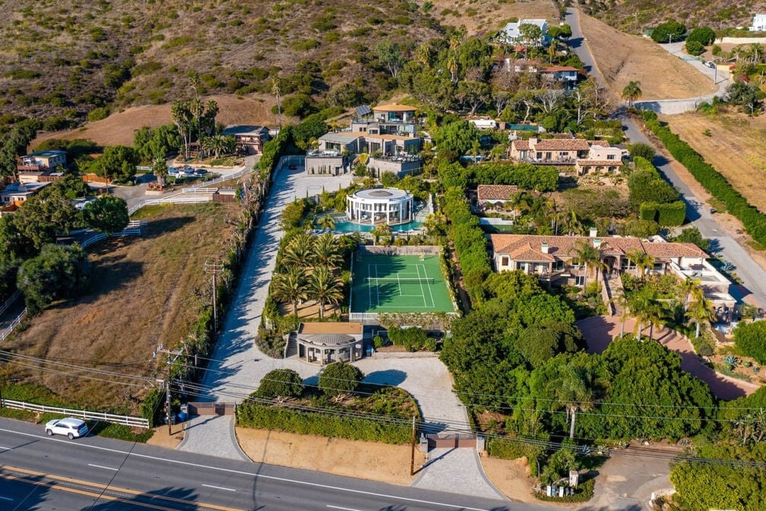 Vireon Pavilion, Pacific Coast Hwy, 90265