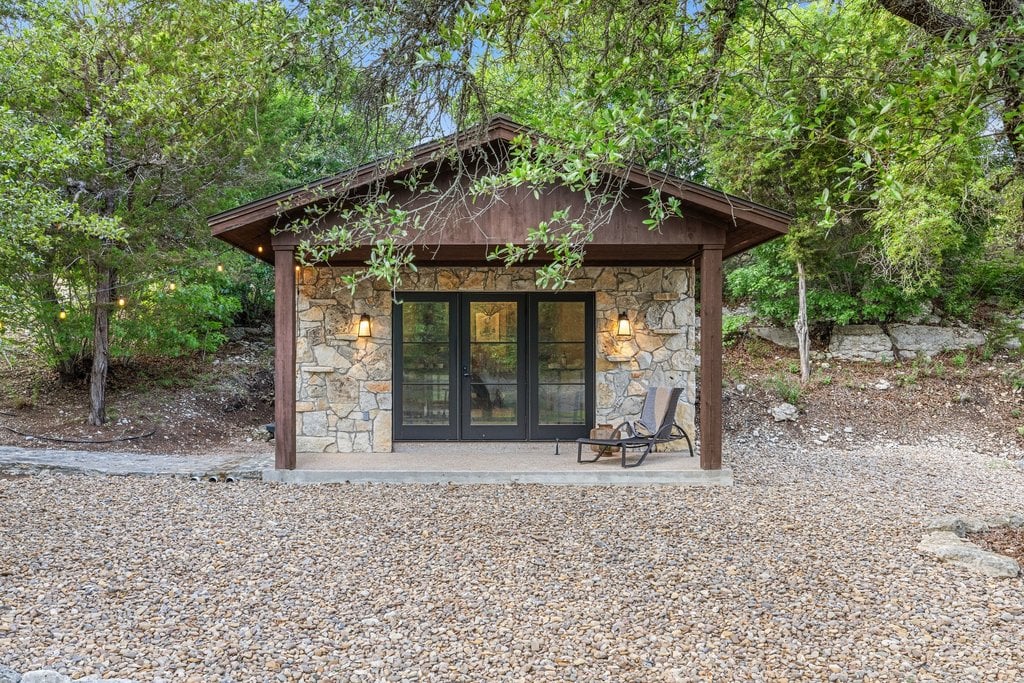 Horseman's Paradise in the heart of Dripping Springs