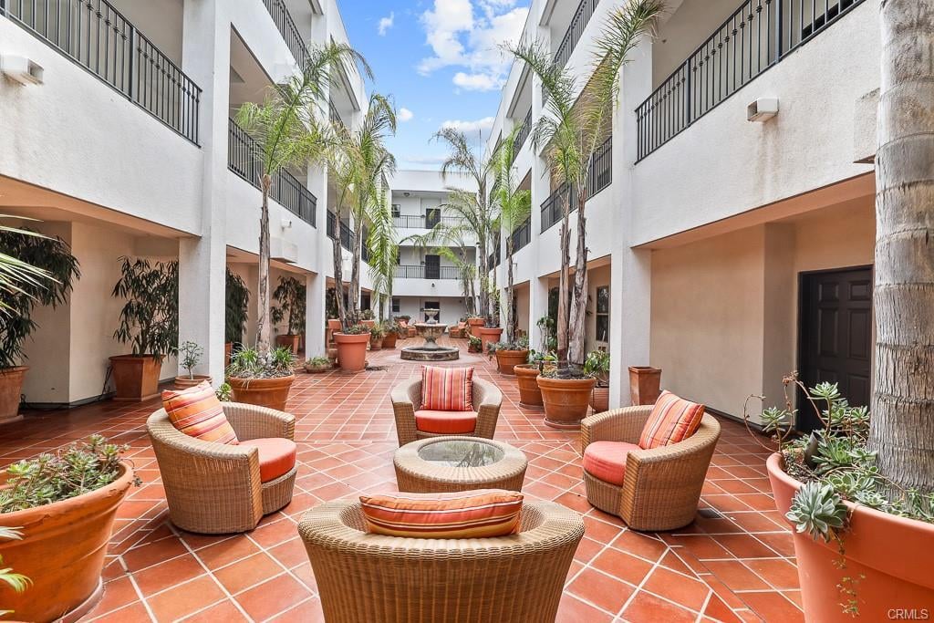 10648 Woodbridge 106, Toluca Lake