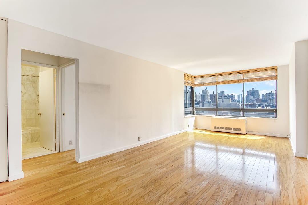 225 W 83rd St, #8C