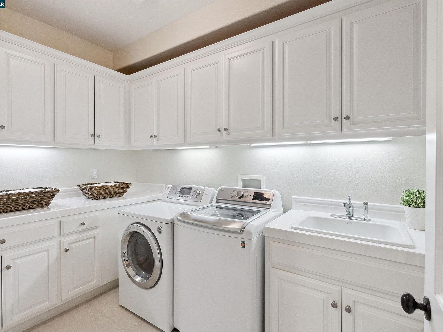 56 Hidden Oaks Dr