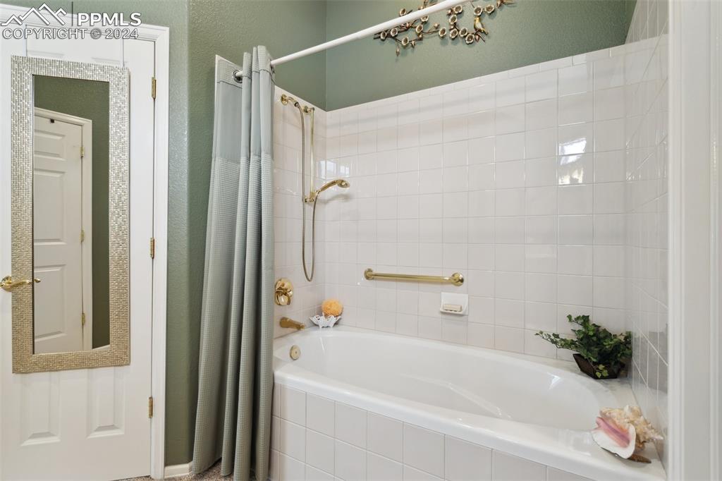 2713 La Strada Grande Hts