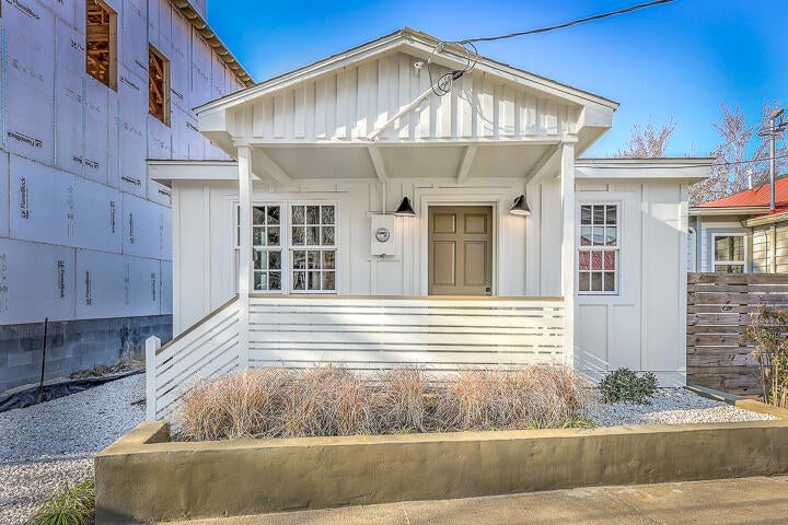 9 F Street