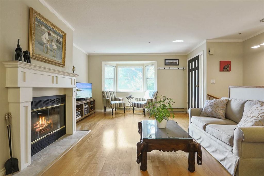 53 W 15th Ave