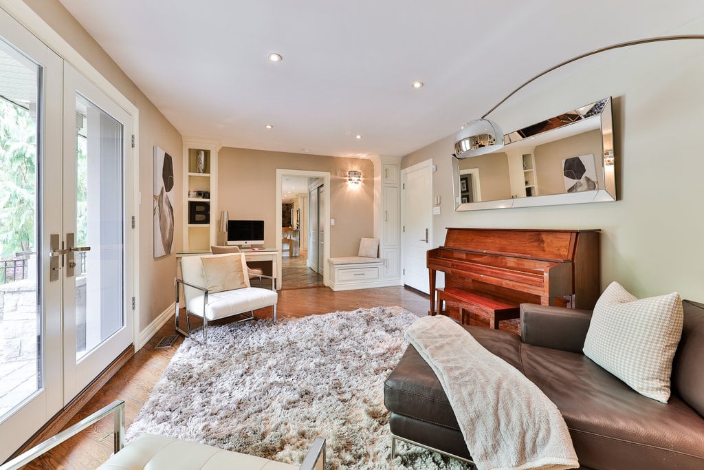 1293 Greenoaks Dr
