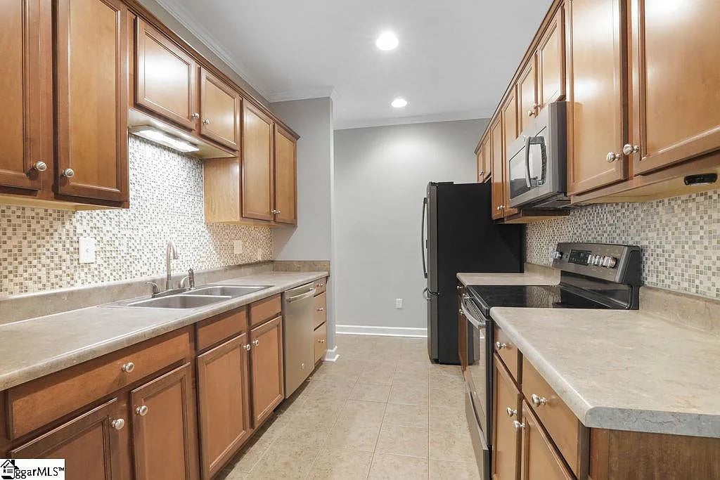 213 Biddeford Pl