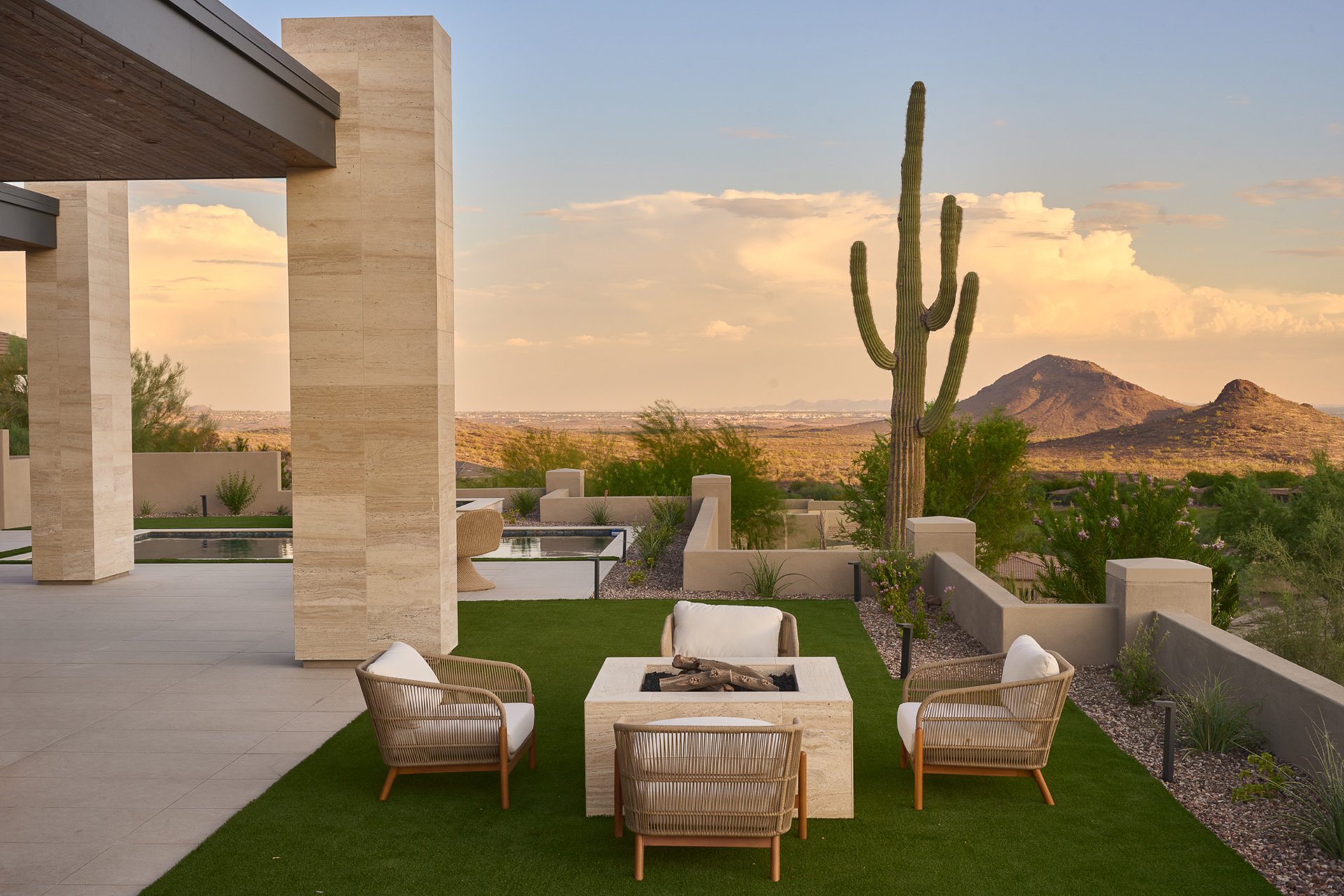9619 N SOLITUDE Canyon