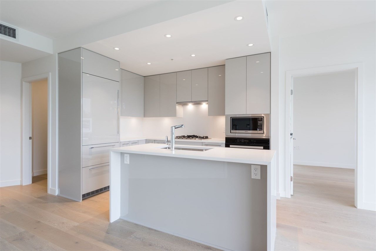 5189 Cambie St, #304