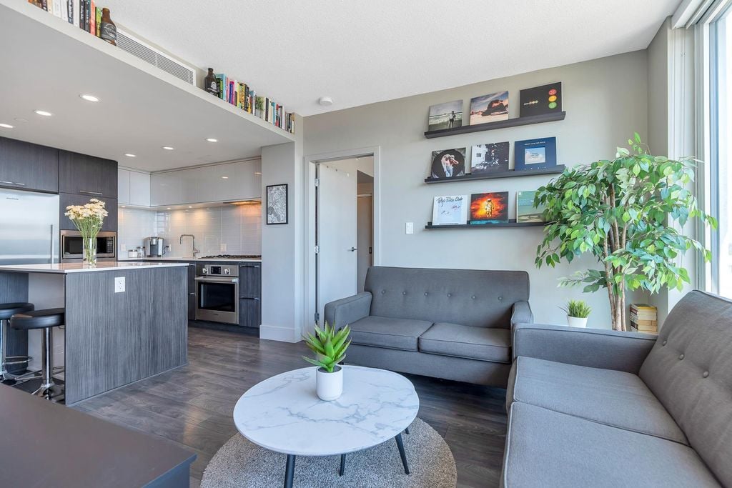 680 Seylynn Cres, #704