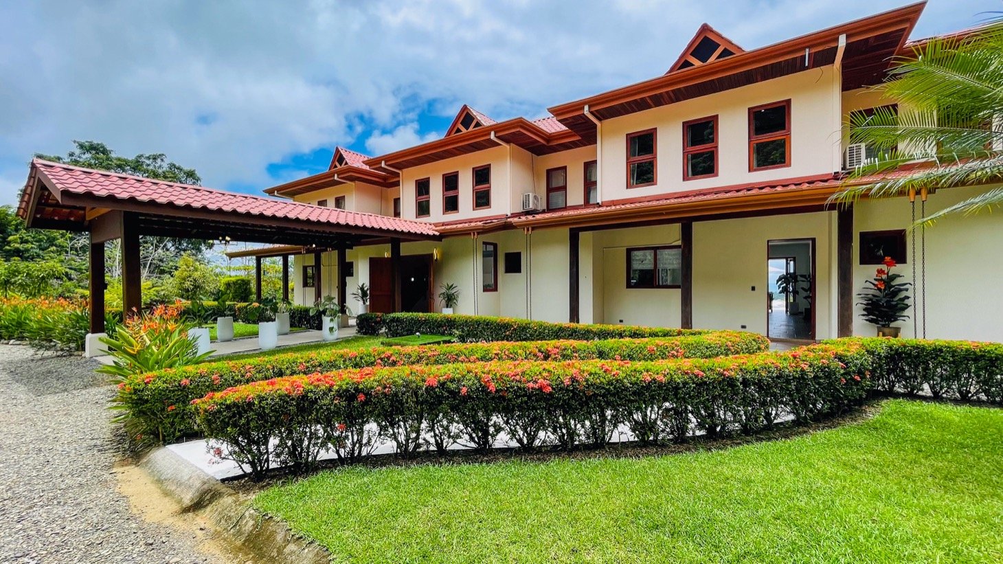 Ocean-View Luxury Home in Ojochal with Sunset Views and Retreat Potential
