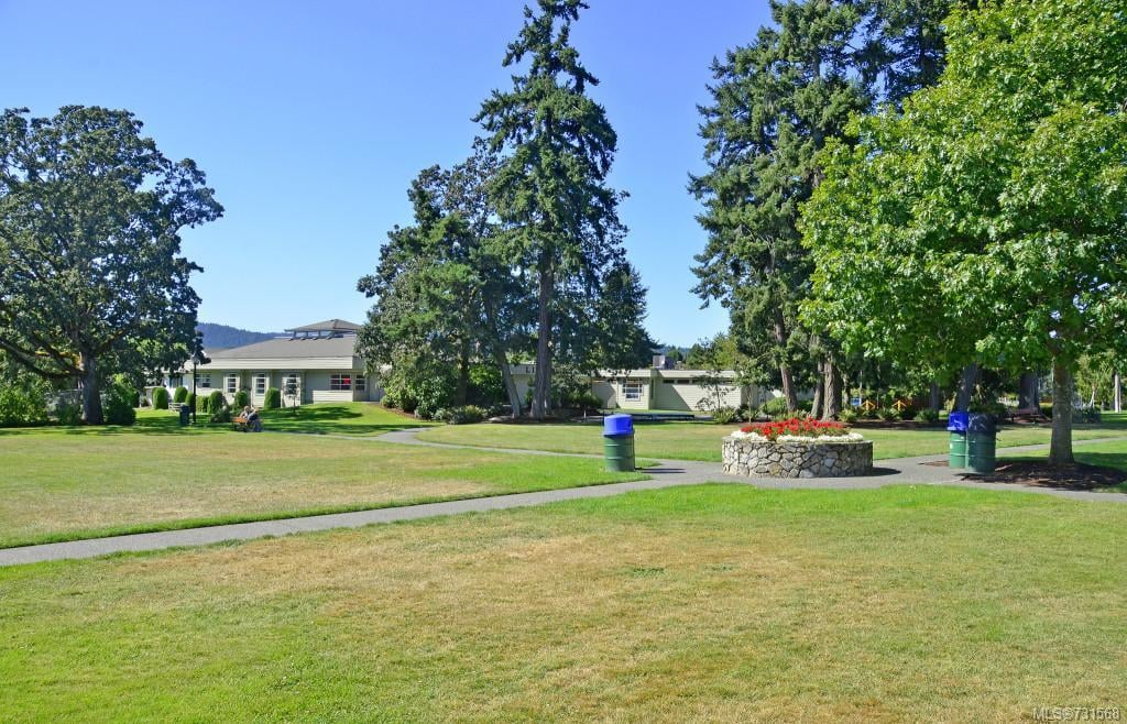 402-7111 West Saanich Rd, Central Saanich