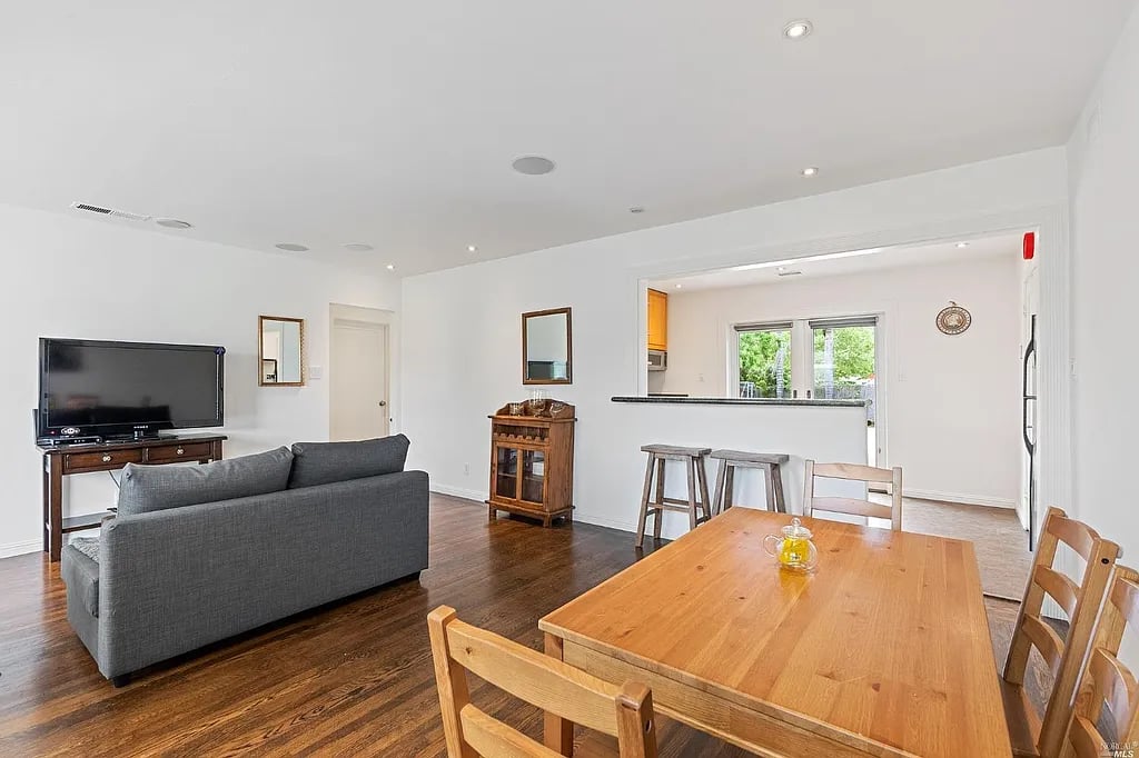 132 Vendola Dr