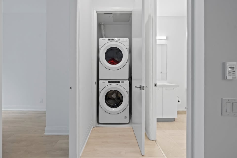 33 Frederick Todd Way 217, Toronto C11 Unit: 217