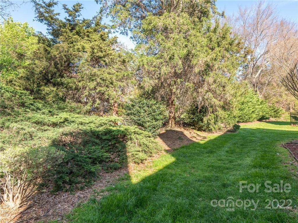 8251 Golf Ridge Dr