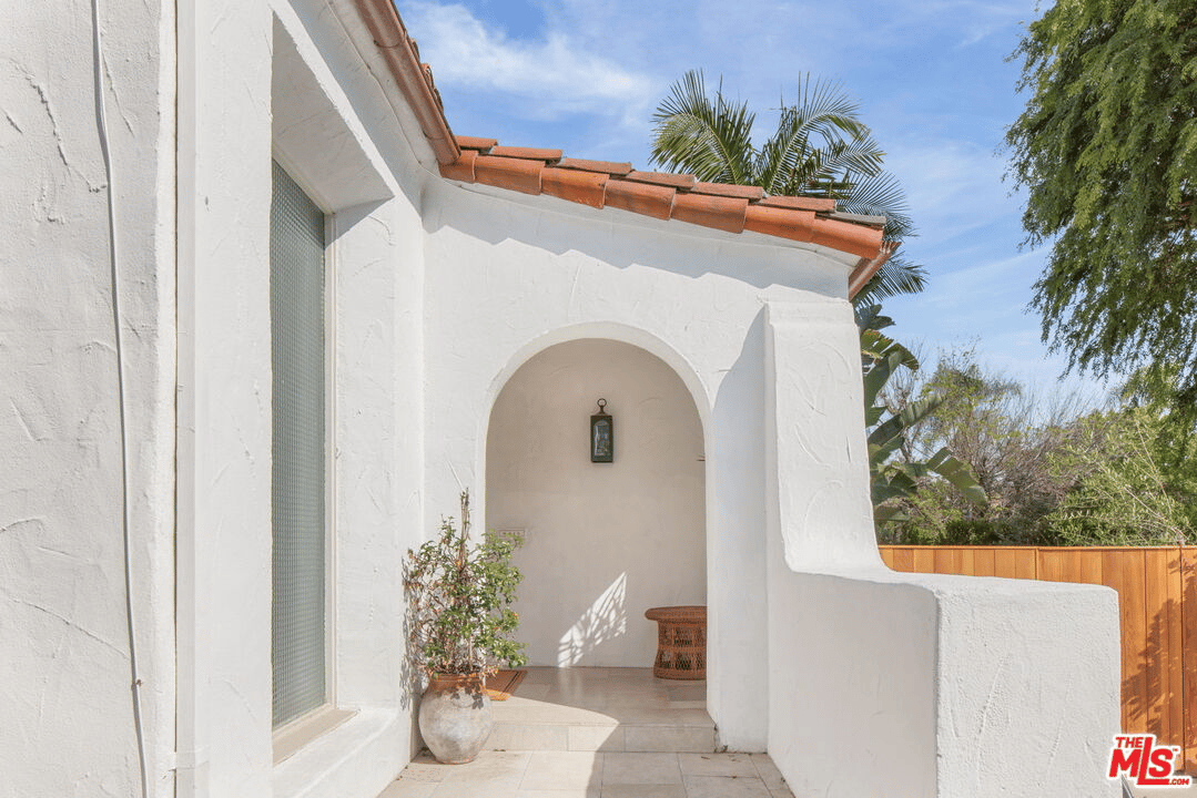 6277 Commodore Sloat Dr