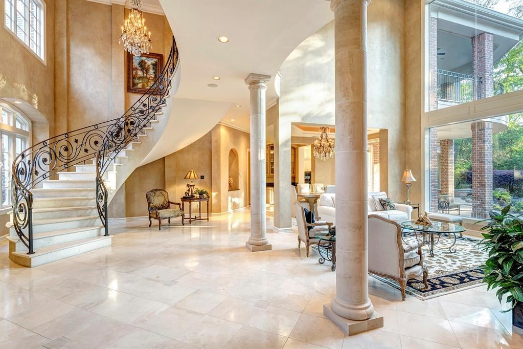 135 Hickory Ridge Dr