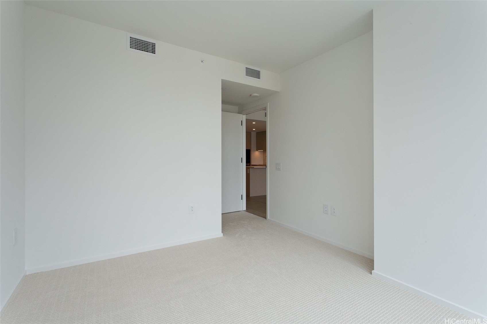 333 Ward Avenue #1607