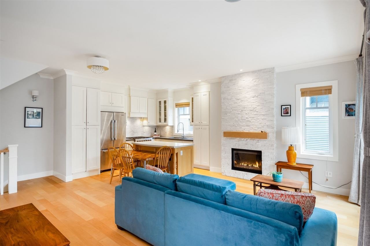2326 W 7th Ave