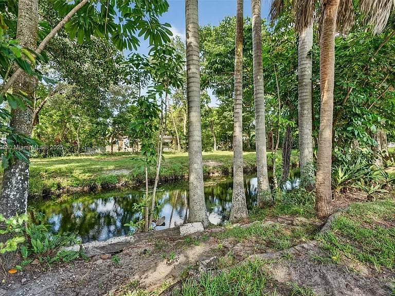 801 Holly Ln, Plantation