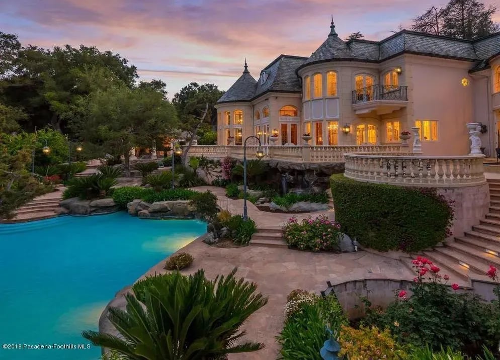 4158 Commonwealth Ave