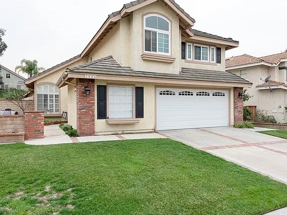 3484 Skyview Ln