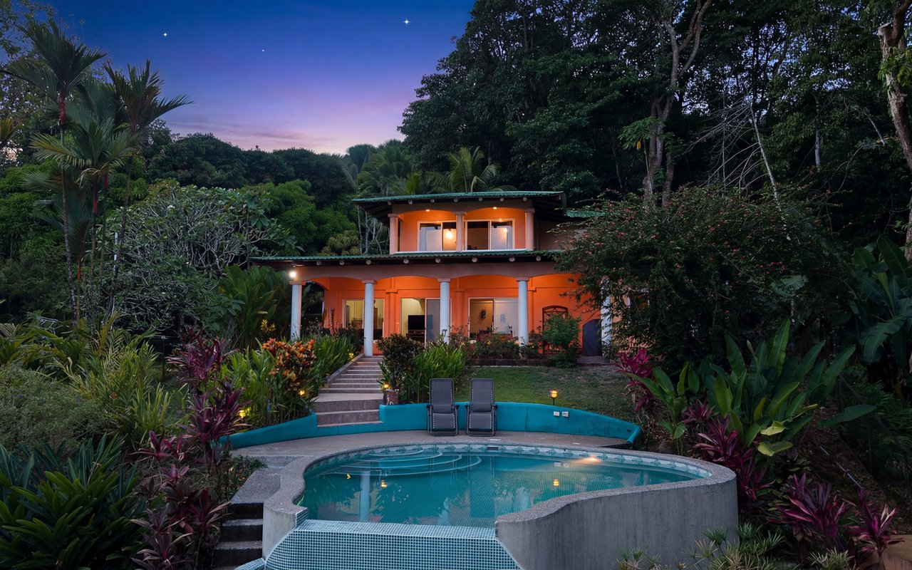 WHALE’S TAIL OCEAN VIEW ESTATE WITH EXTRA LOT 