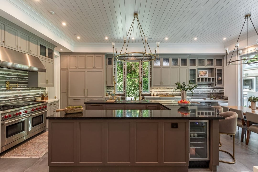 Monarch Reserve, N Norman Pl, 90049