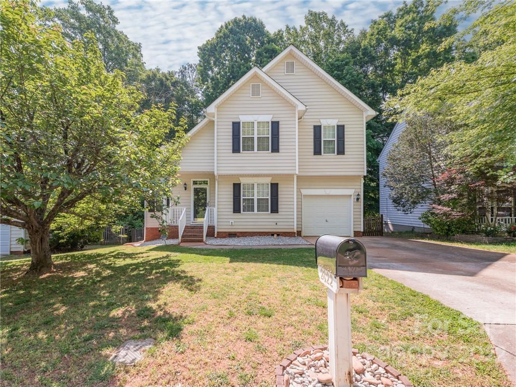 2822 Black Walnut Ln