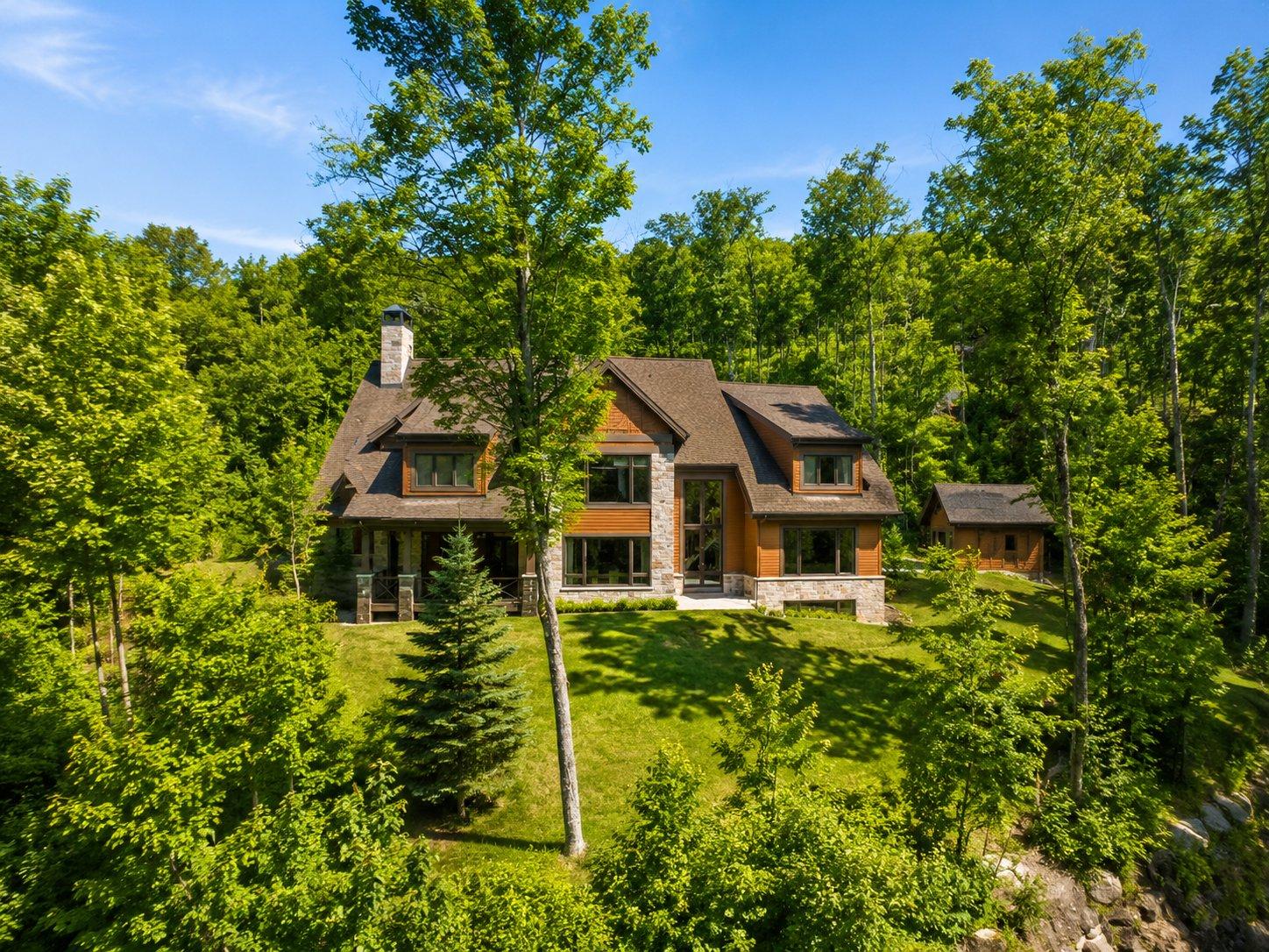 Mont-Saint-Sauveur | Panoramic ski-in/ski-out residence