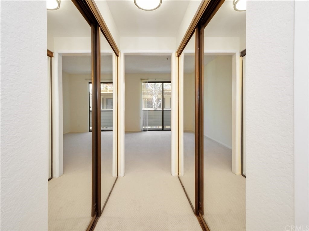 2563 Plaza Del Amo #204