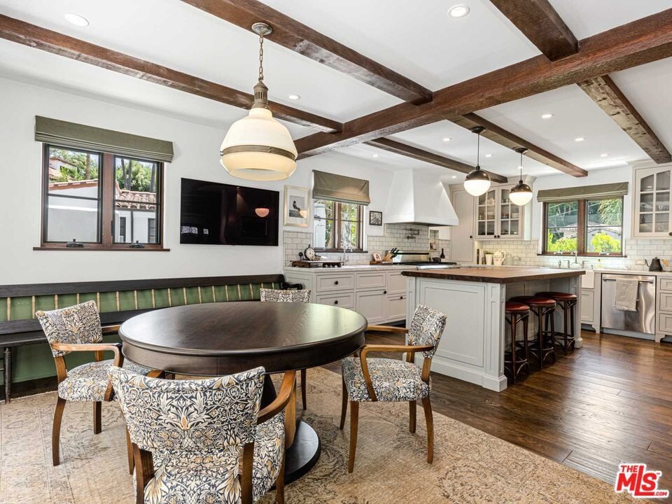 8241 Marmont Ln
