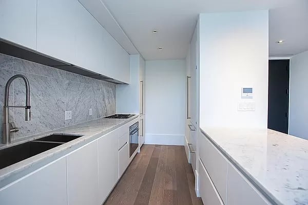 60 South 8th Street Unit: 908