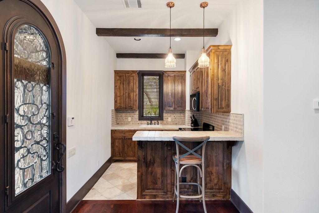 16005 Pontevedra Place