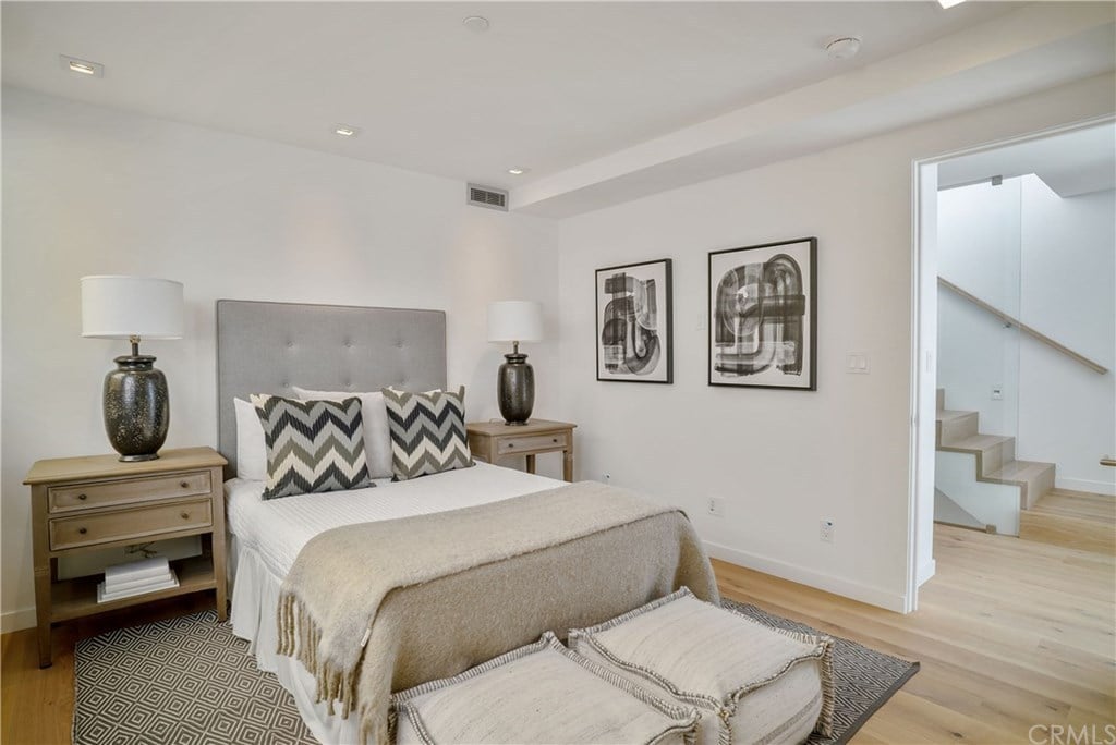 131 2nd St